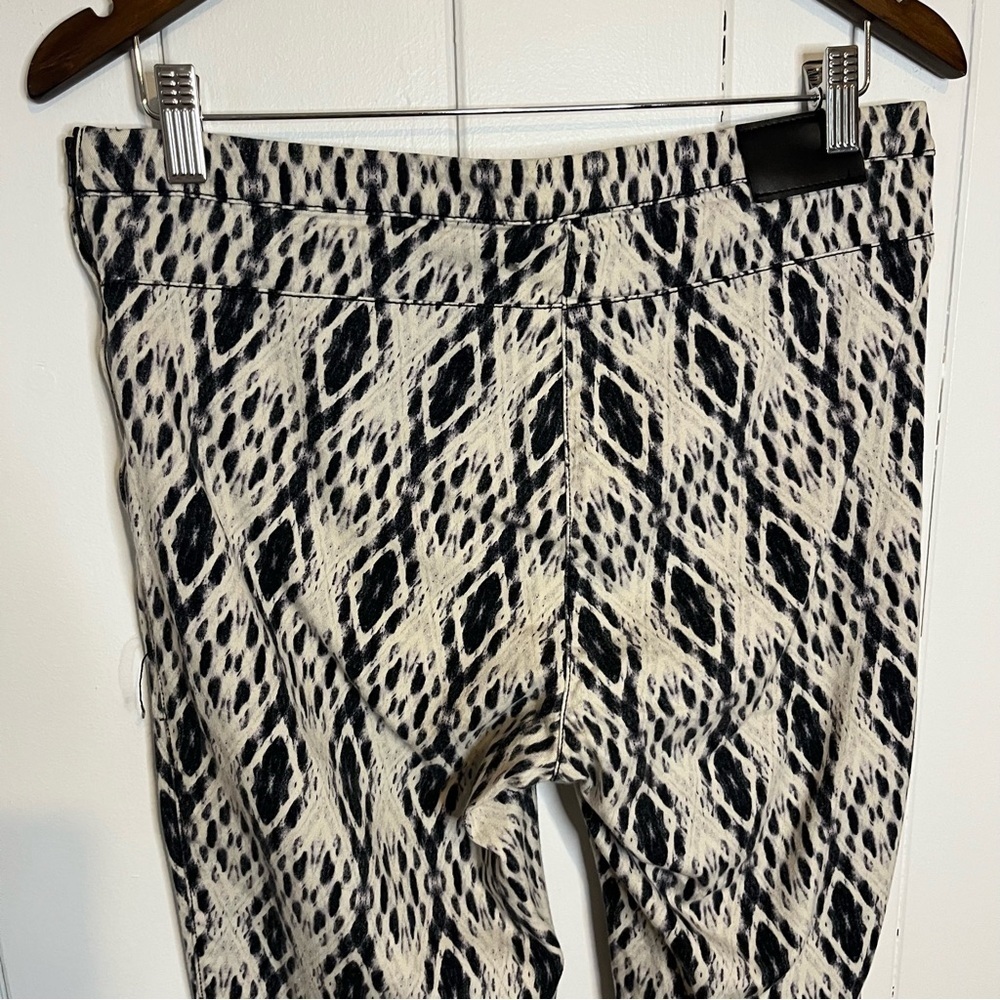 H&M Black and White Abstract Print Pants. Size 12. - Picture 4 of 5